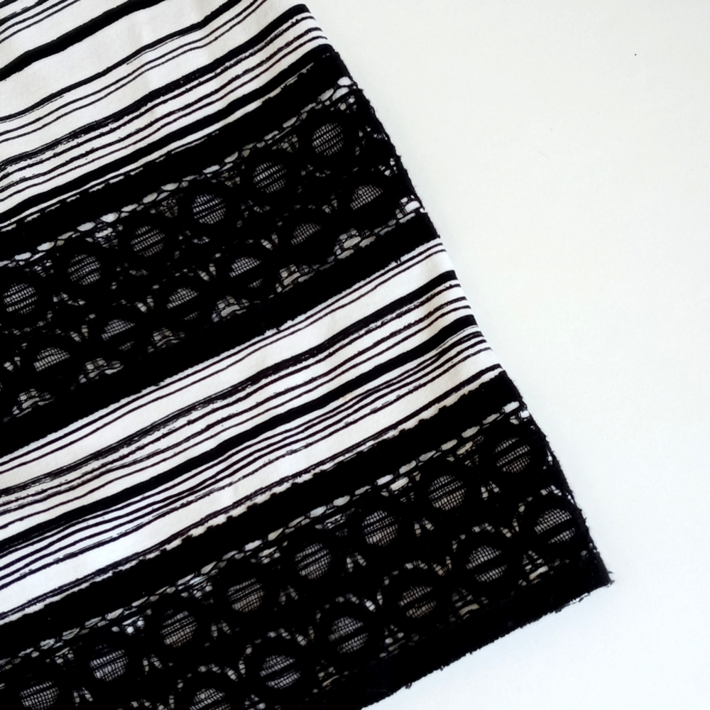 *** Relisted**** Ann Taylor Rayon/ Nylon Blend Stripe Lace Trim Dress 2 - Picture 7 of 12